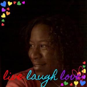 Meet your Posher, Lois